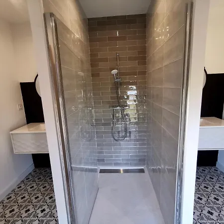 Villa Contemporaine De Standing Avec Piscine *