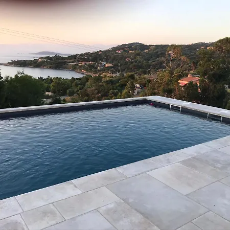 Villa Contemporaine De Standing Avec Piscine